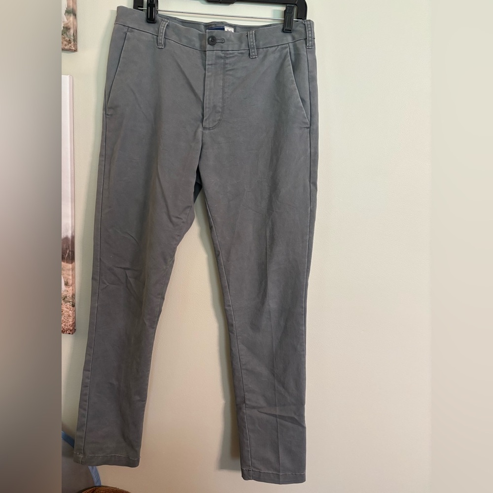 Izod Men's Charcoal Chinos